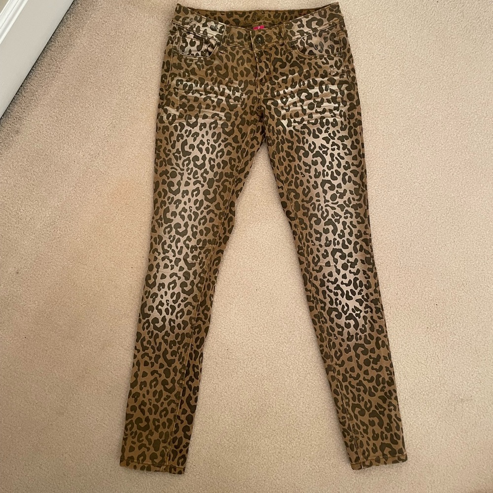 Leopard print, distressed jeans